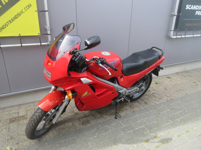 Honda - NTV 650 Revere - €2750,00